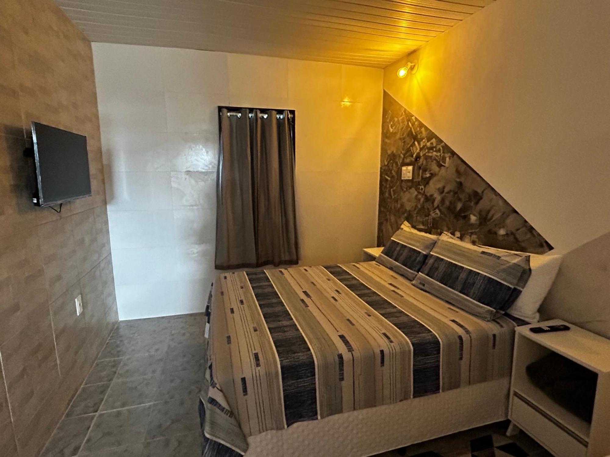 Pequeno E Compacto Apartment
